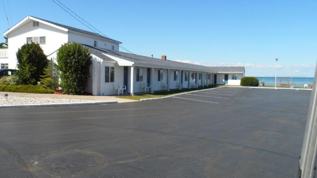 Sunrise Beach Motel Mackinaw City Zewnętrze zdjęcie