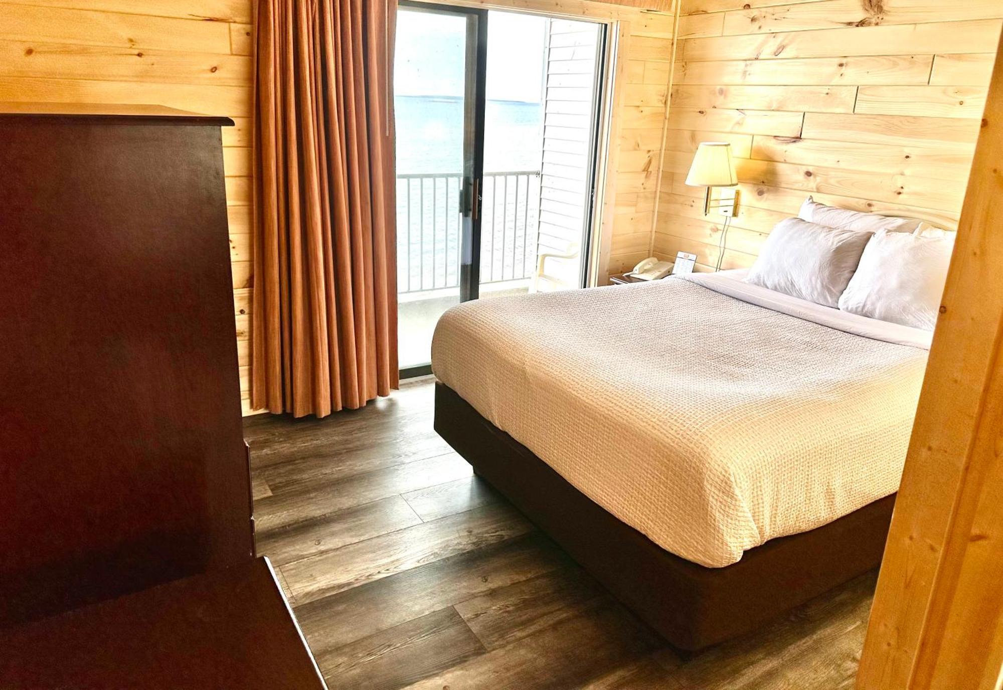 Sunrise Beach Motel Mackinaw City Zewnętrze zdjęcie