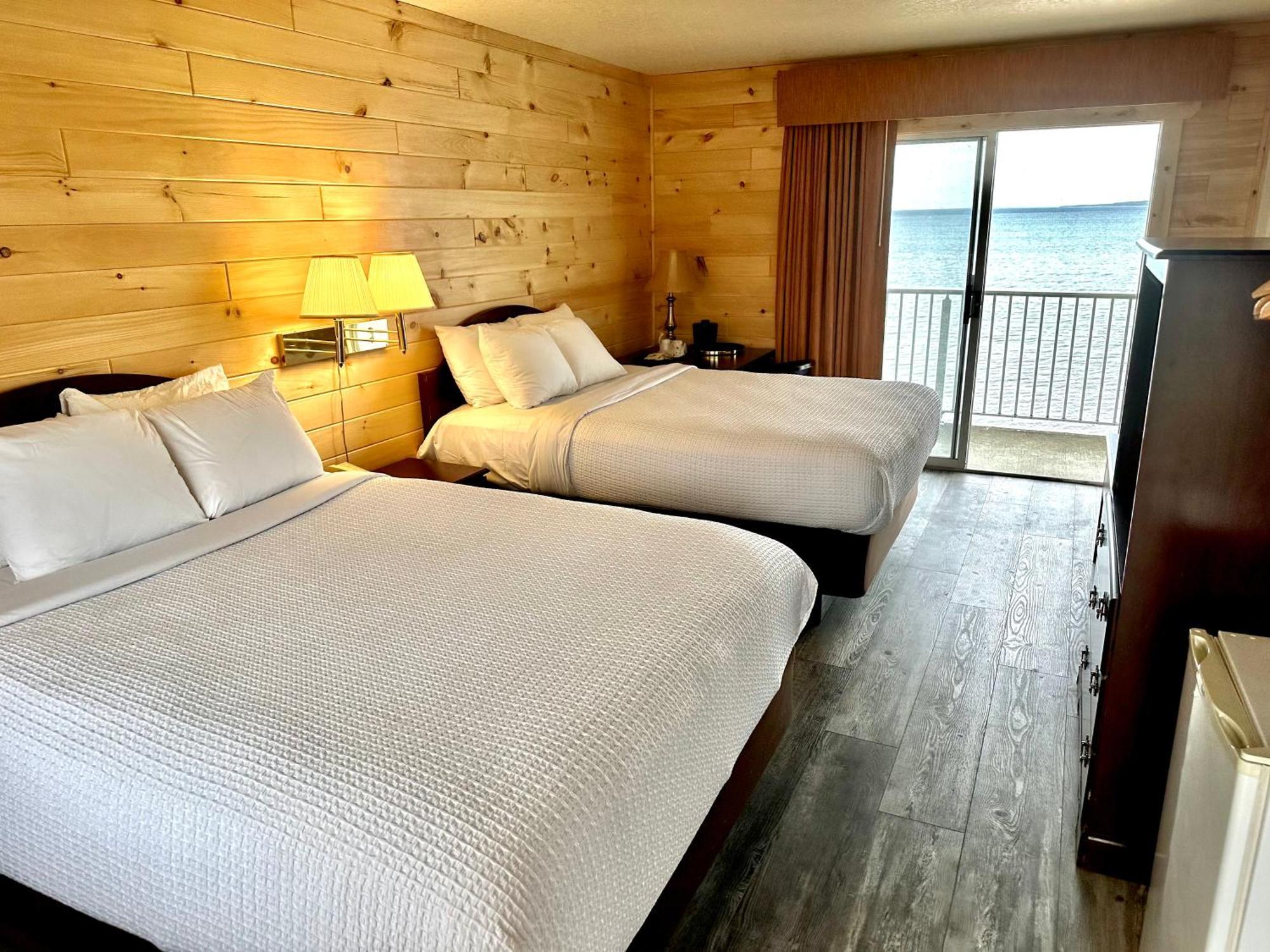 Sunrise Beach Motel Mackinaw City Zewnętrze zdjęcie