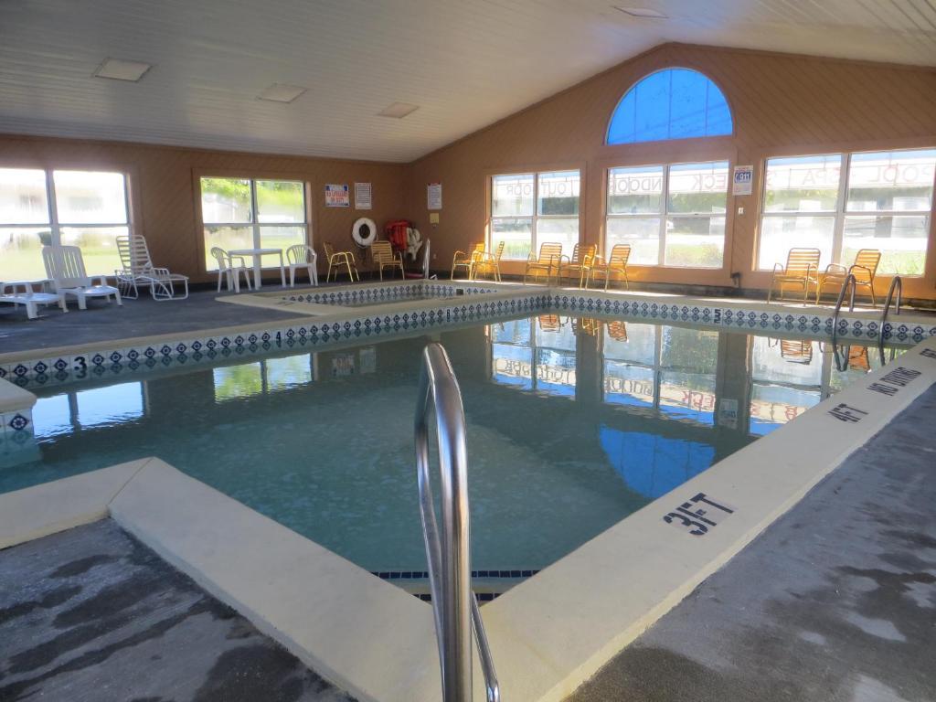 Sunrise Beach Motel Mackinaw City Zewnętrze zdjęcie