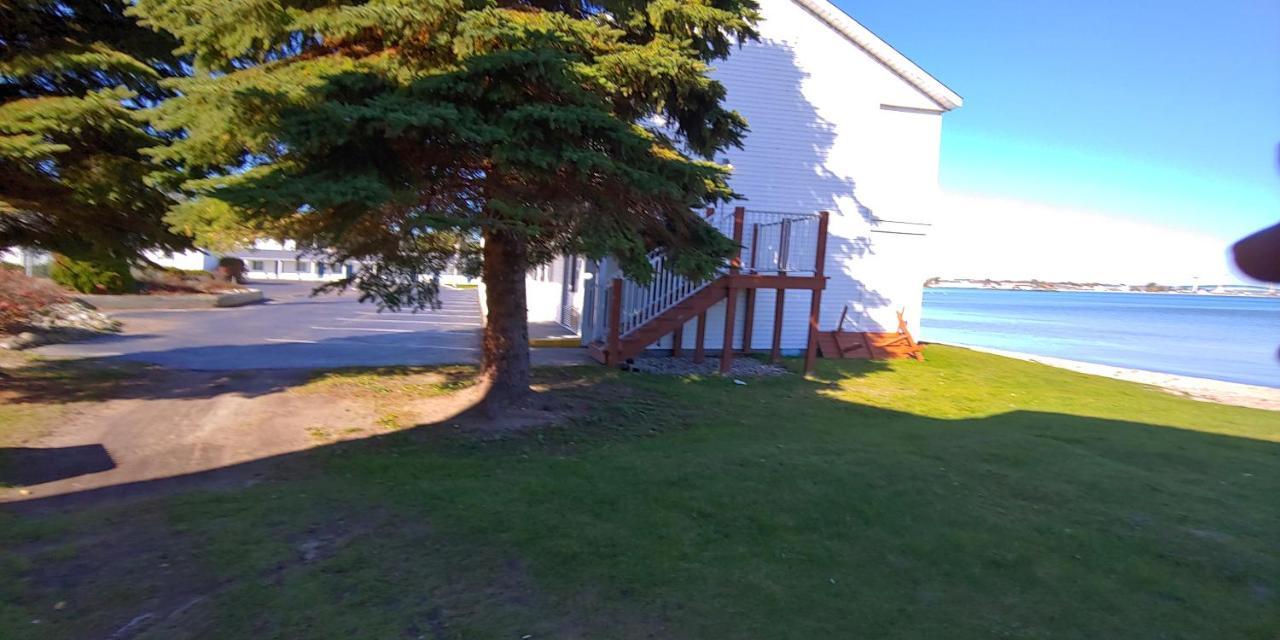 Sunrise Beach Motel Mackinaw City Zewnętrze zdjęcie